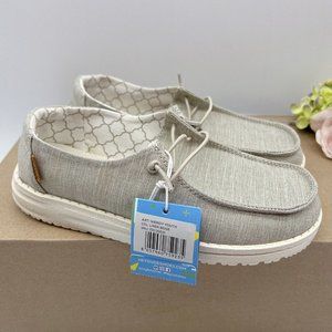 Hey Dude Wendy Linen Beige Slip On Shoe Big Kids/ Boys/ Girls Size EU 33/ US 1